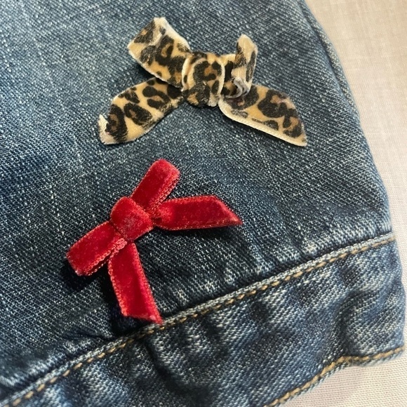 GYMBOREE “Bow Puppy and Cat” blue jeans with red and cheetah bows. 12-18 months - Picture 3 of 6